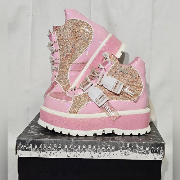 SLACKER-50 Baby Pink Holographic Platform Boots NWT - Picture 1 of 16